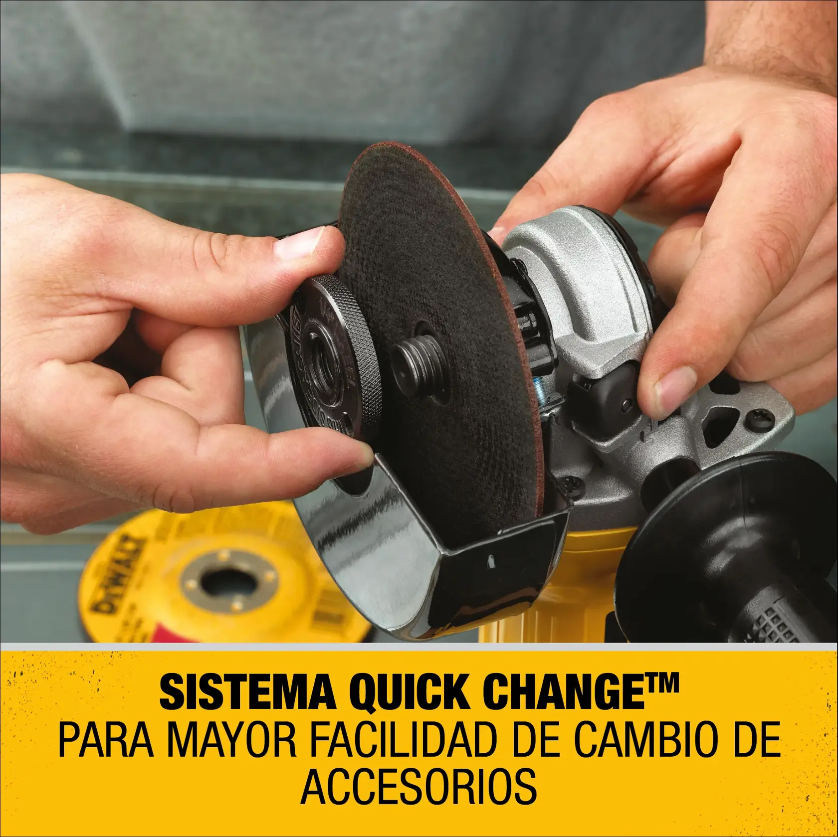 DEWALT® 20V MAX* Kit de Esmeriladora Angular Inalámbrica de 4-1/2" (115mm) con (2) Baterías de 5.0 Ah y Cargador