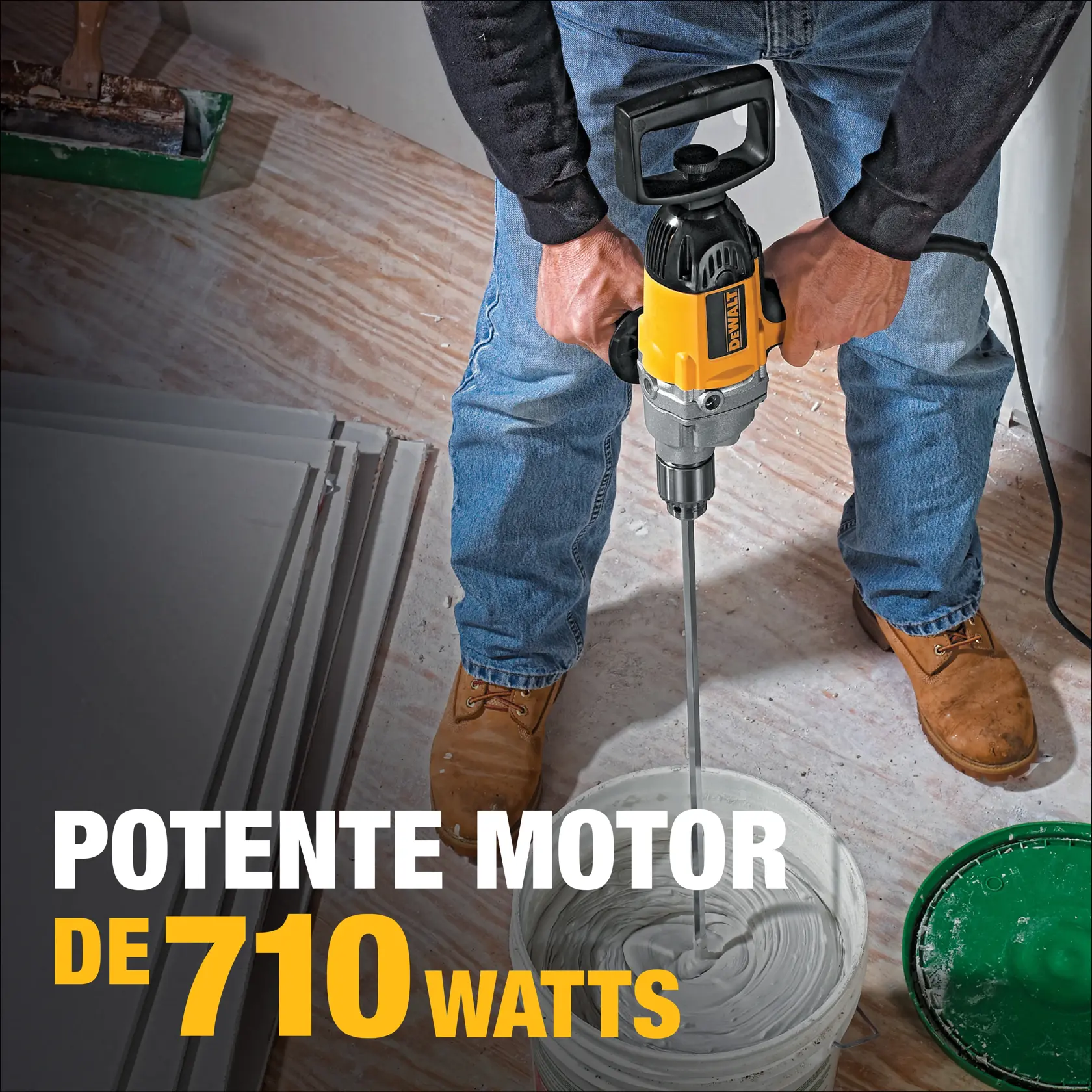 DEWALT® Taladro Tipo Espada de 1/2" (13mm) de 710W de Velocidad Variable Reversible