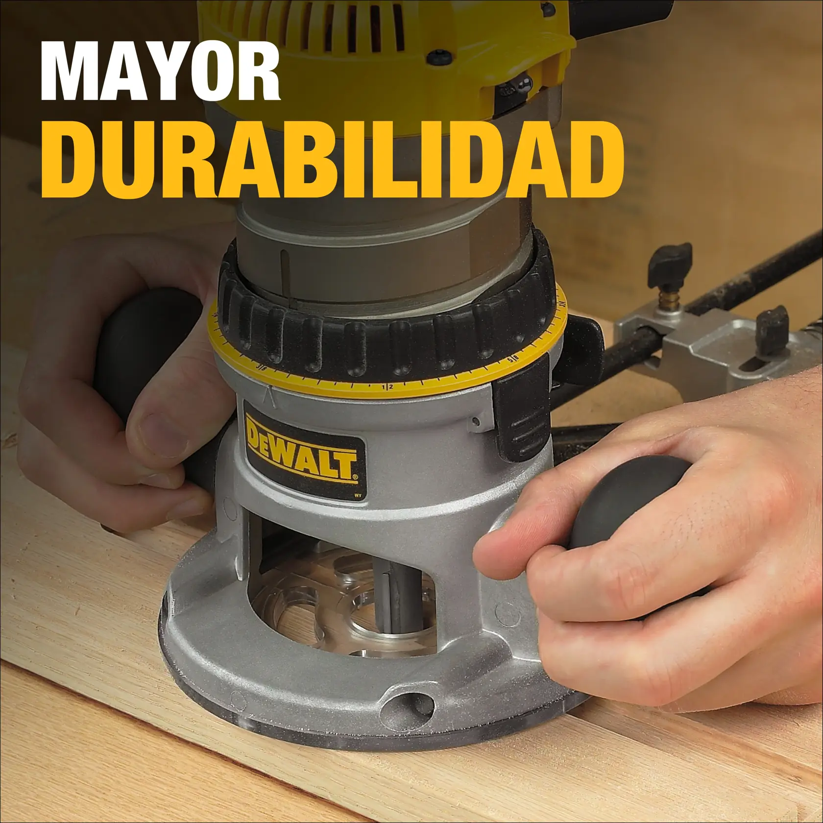 DEWALT® Rebajadora de Base Fija de 1-3/4 HP con Cable