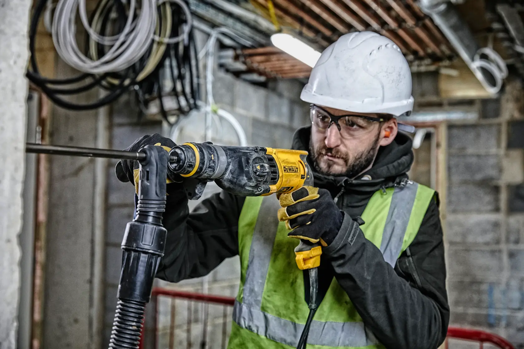 DEWALT® Kit de Rotomartillo de 1" (26mm) de 3.0j con Mandril de Acople Rápido