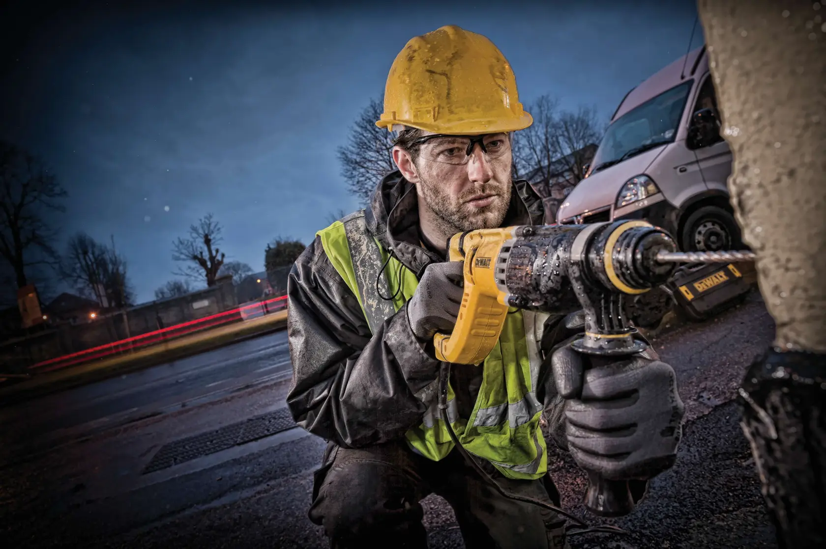 DEWALT® Kit de Rotomartillo de 1" (26mm) de 2.9j