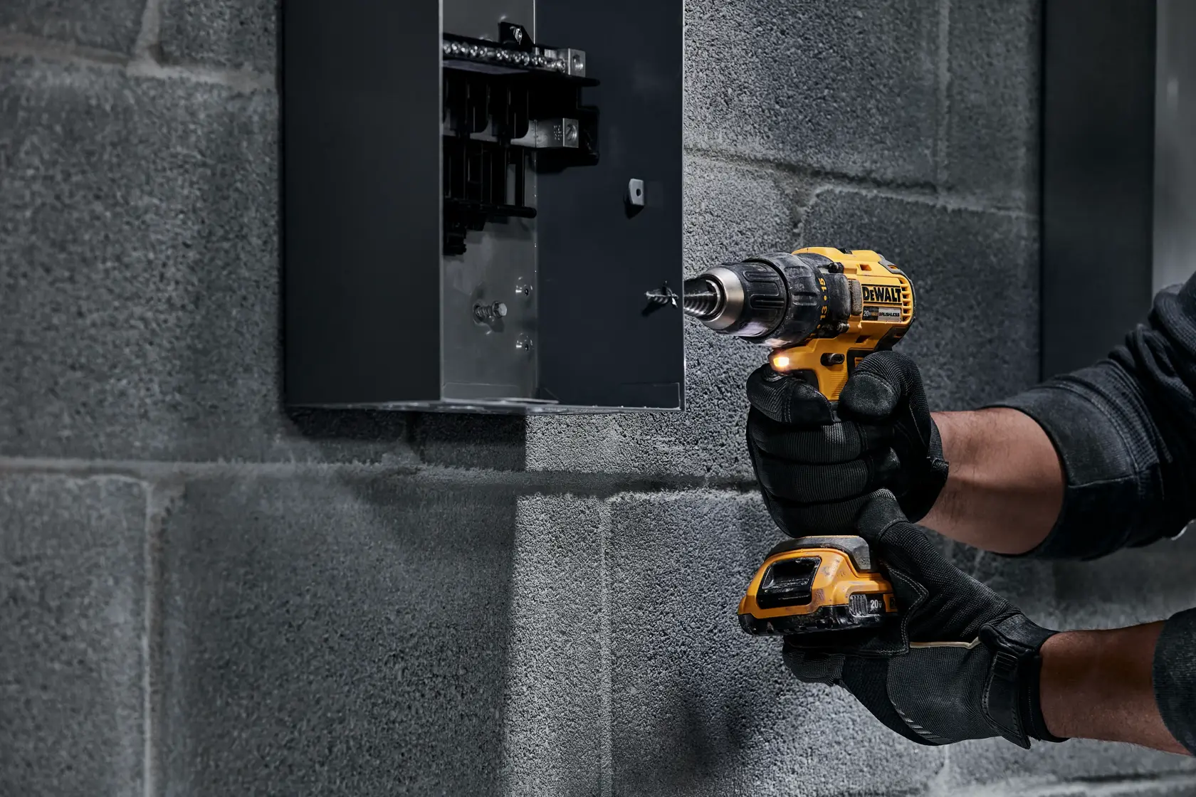 DEWALT® 20V MAX* Taladro Percutor/Atornillador de 1/2" (13mm) Inalámbrico (Solo Herramienta)