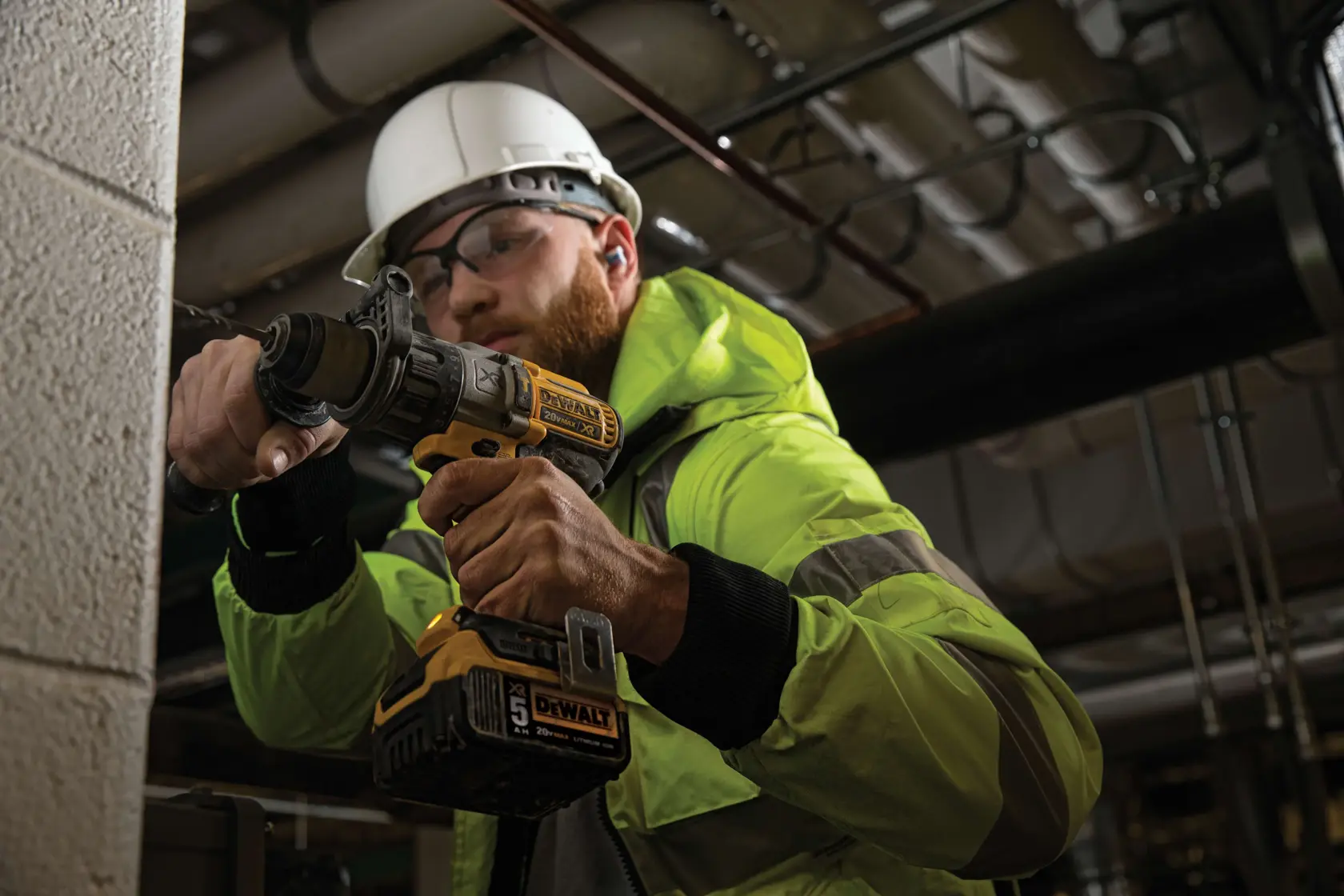 DEWALT® 20V MAX* XR® Kit de Taladro Percutor/Atornillador de 1/2" (13mm) Inalámbrico sin Carbones con (2) Baterías de 5.0 Ah y Cargador