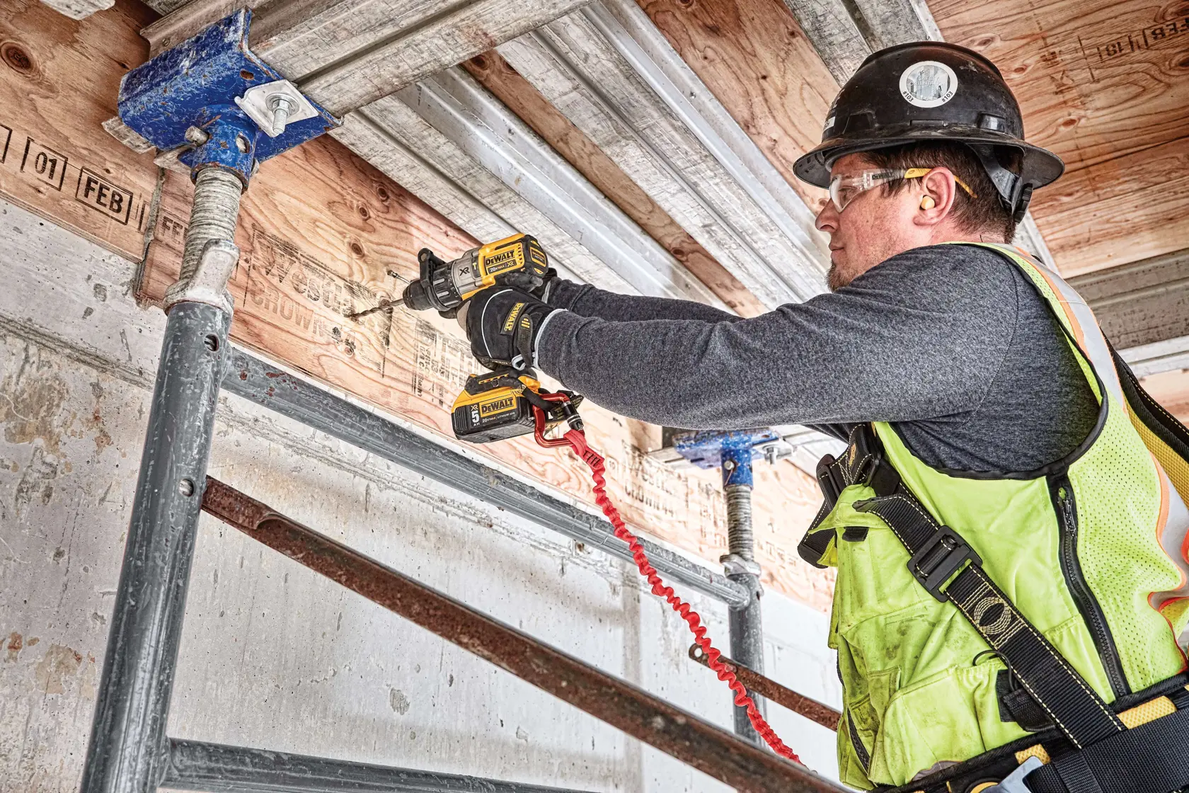 DEWALT® 20V MAX* XR® Kit de Taladro Percutor/Atornillador de 1/2" (13mm) Inalámbrico sin Carbones con (2) Baterías de 5.0 Ah y Cargador