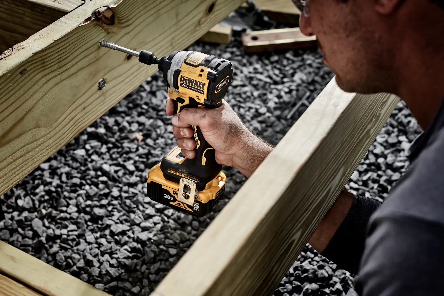 DEWALT® ATOMIC™ 20V MAX* Atornillador de Impacto de 1/4" (6.4 mm) de 3 Velocidades Inalámbrico sin Carbones (Solo Herramienta)
