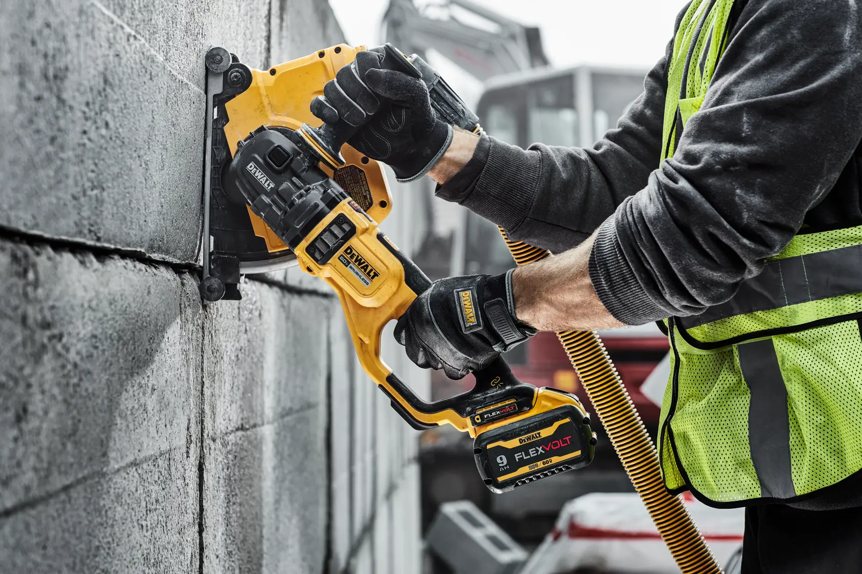 DEWALT® FLEXVOLT® 60V MAX* Esmeriladora Angular de 7" (180mm) - 9" (230mm) Inalámbrica sin Carbones (Solo Herramienta)