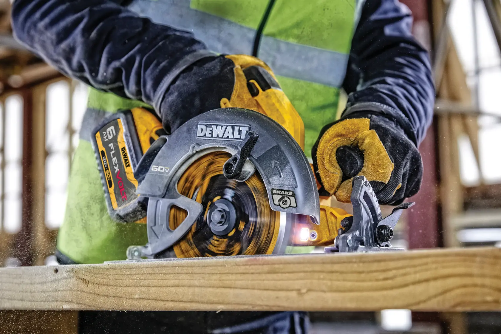 DEWALT® 60V MAX* Kit de Sierra Circular de 7-1/4" (185mm) Inalámbrica sin Carbones (1) Batería de 6.0 Ah y Cargador