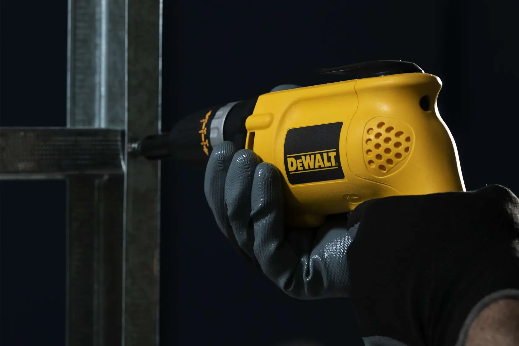 DEWALT® Pistola para Tornillos de Tablaroca VSR de Alta Velocidad de 5,300 rpm, 6.0-Amp