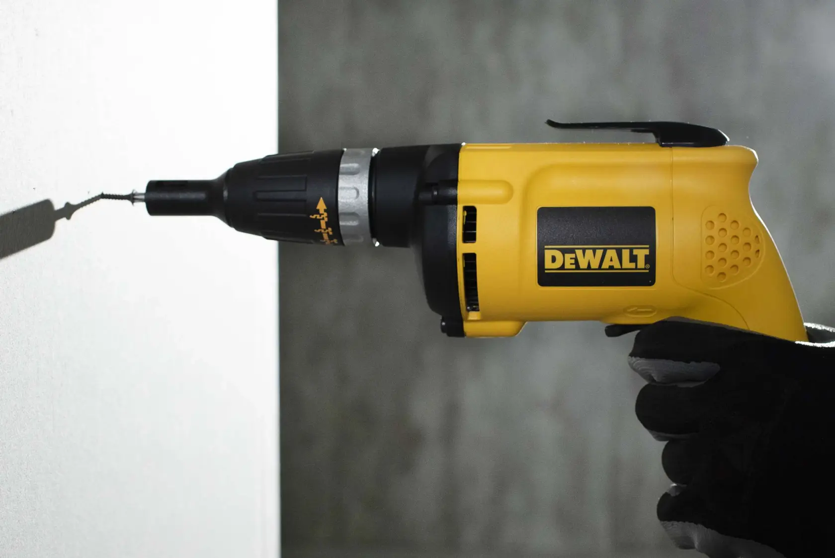 DEWALT® Pistola para Tornillos de Tablaroca VSR de Alta Velocidad de 5,300 rpm, 6.0-Amp