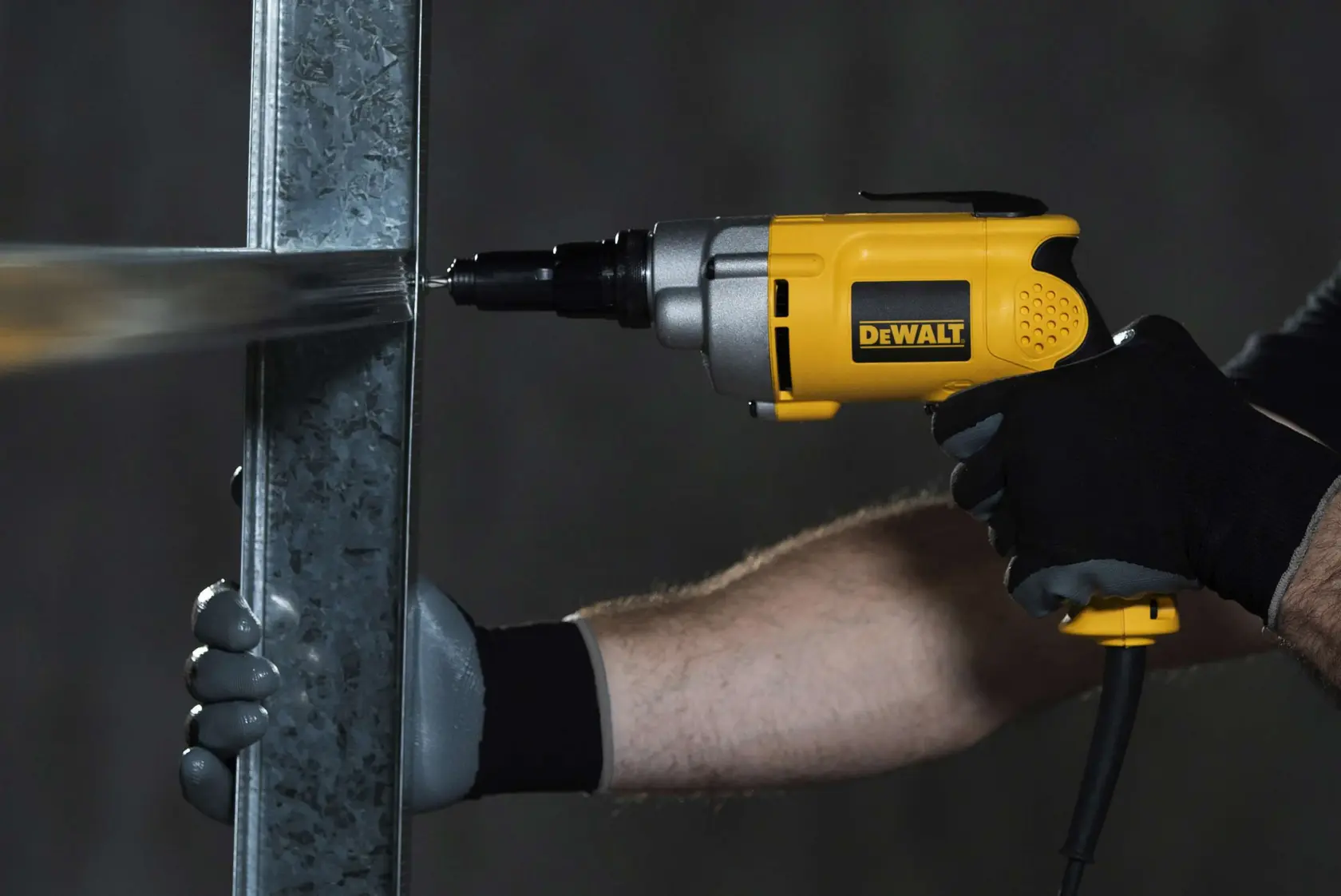 DEWALT® Atornillador de 1/4" (6.4mm) con VERSA-CLUTCH
