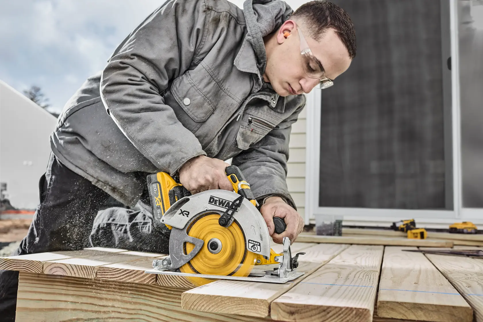 DEWALT circular saw blade cutting wood onDeck