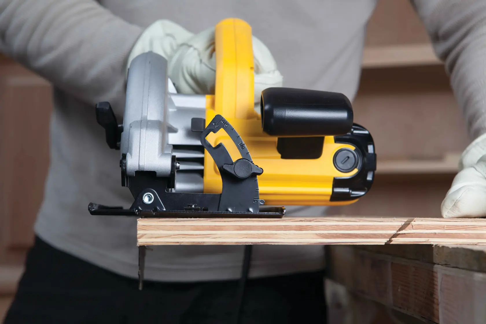 DEWALT® Sierra Circular de 7-1/4" (184mm) de 1350W